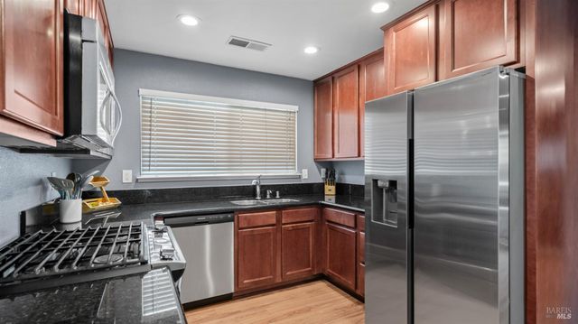 717 Capistrano Dr, Suisun City, CA 94585