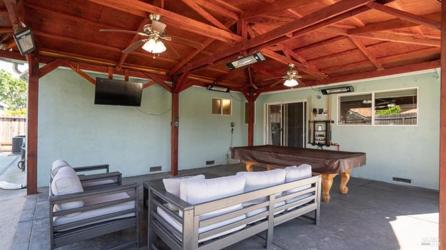 717 Capistrano Dr, Suisun City, CA 94585