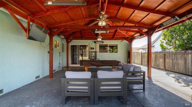 717 Capistrano Dr, Suisun City, CA 94585