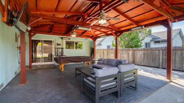 717 Capistrano Dr, Suisun City, CA 94585