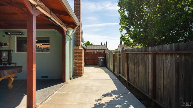 717 Capistrano Dr, Suisun City, CA 94585