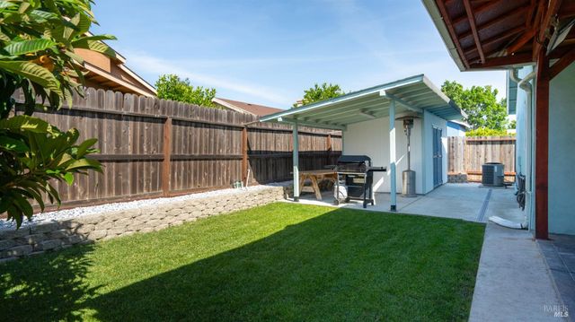 717 Capistrano Dr, Suisun City, CA 94585