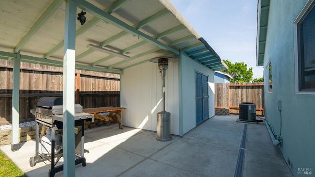 717 Capistrano Dr, Suisun City, CA 94585