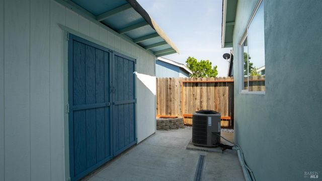 717 Capistrano Dr, Suisun City, CA 94585