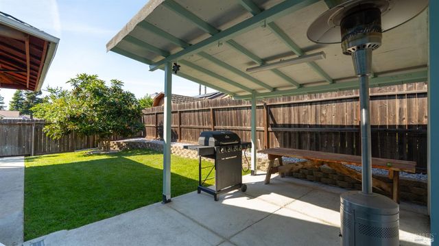 717 Capistrano Dr, Suisun City, CA 94585