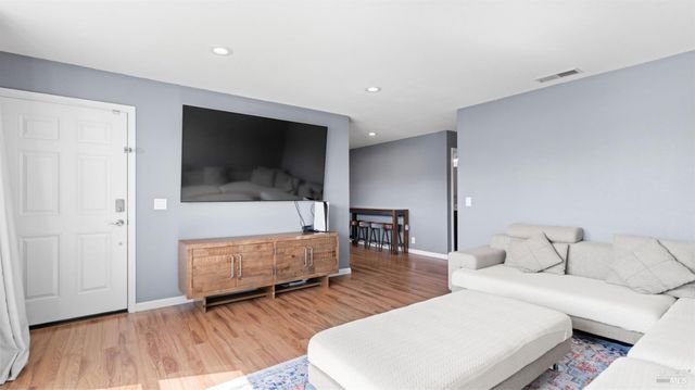717 Capistrano Dr, Suisun City, CA 94585