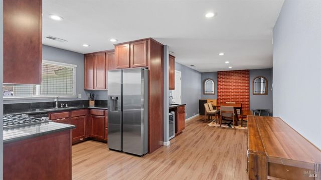 717 Capistrano Dr, Suisun City, CA 94585