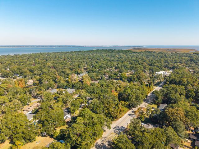 660 Ayers Drive, Charleston, SC 29412