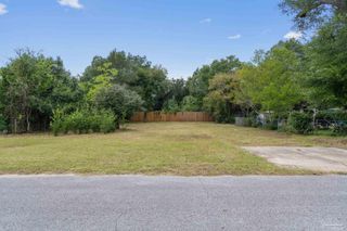 305 Iona St, Pensacola, FL 32507
