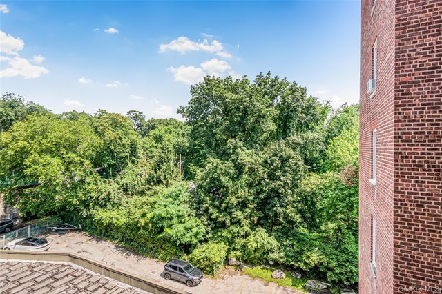 1111 Midland Avenue 4D, Bronxville, NY 10708