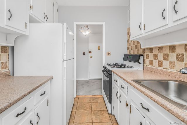 1111 Midland Avenue 4D, Bronxville, NY 10708