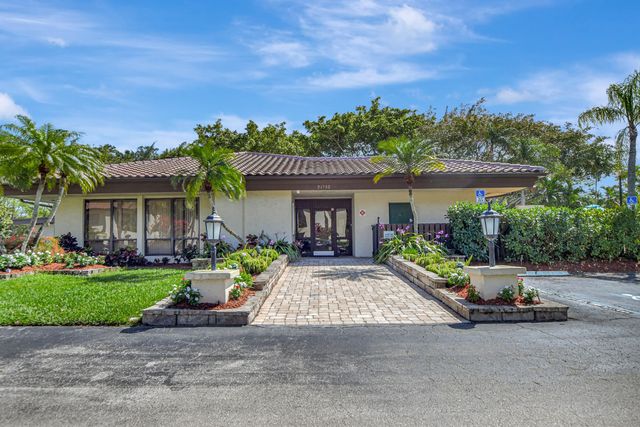 21864 Arriba Real, Boca Raton, FL 33433