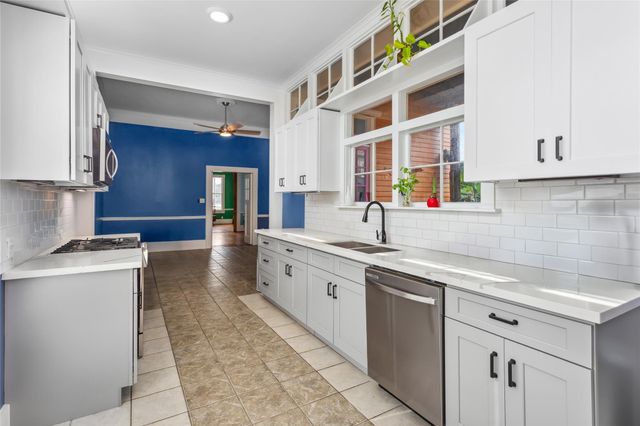 2122 Avenue K, Galveston, TX 77550