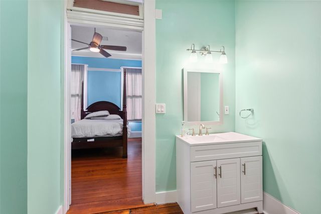 2122 Avenue K, Galveston, TX 77550