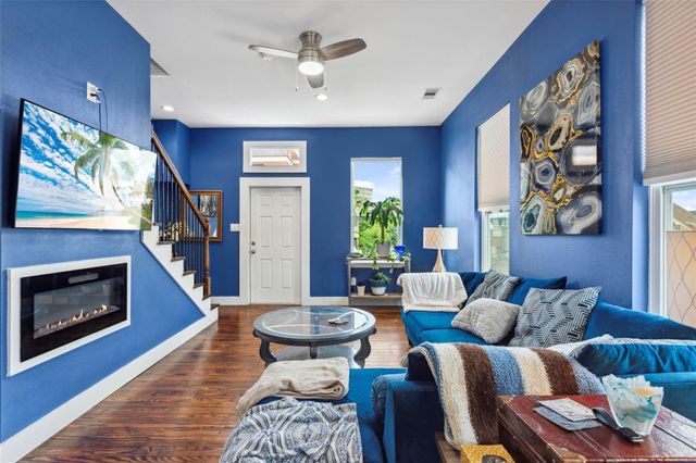 2122 Avenue K, Galveston, TX 77550