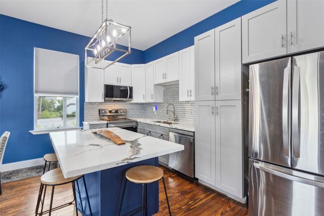 2122 Avenue K, Galveston, TX 77550