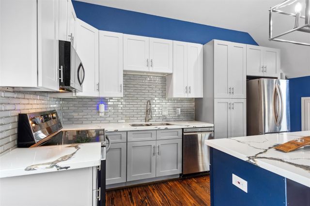 2122 Avenue K, Galveston, TX 77550