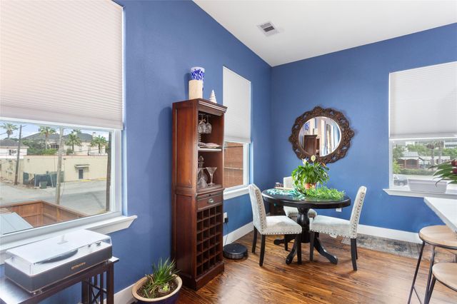 2122 Avenue K, Galveston, TX 77550