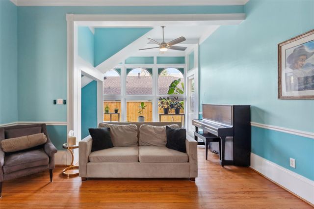 2122 Avenue K, Galveston, TX 77550