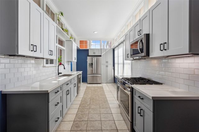 2122 Avenue K, Galveston, TX 77550