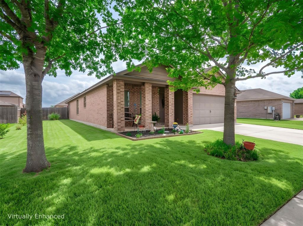 614 Lantana Ave, Lockhart, TX 78644