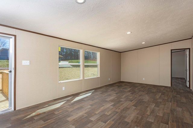 176 Meadow Lawn Drive, Englewood, TN 37329