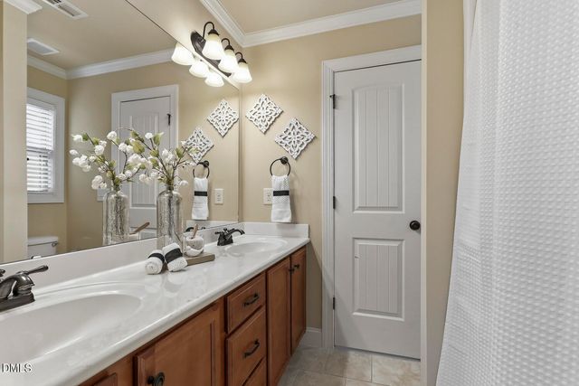 4132 Field Oak Drive, Wake Forest, NC 27587