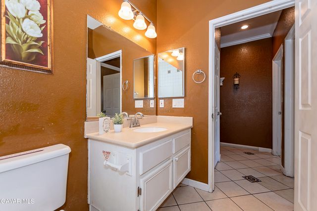 43963 Glenraven Road, Lancaster, CA 93535