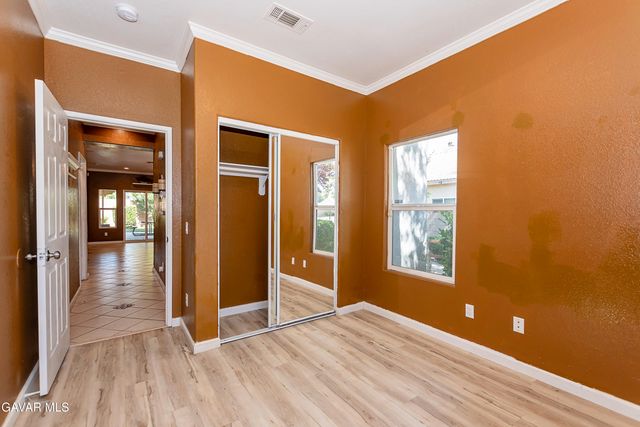 43963 Glenraven Road, Lancaster, CA 93535