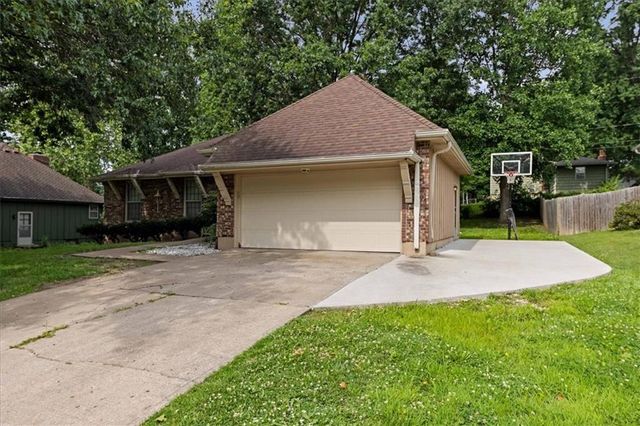 3604 S Emery Street, Independence, MO 64075