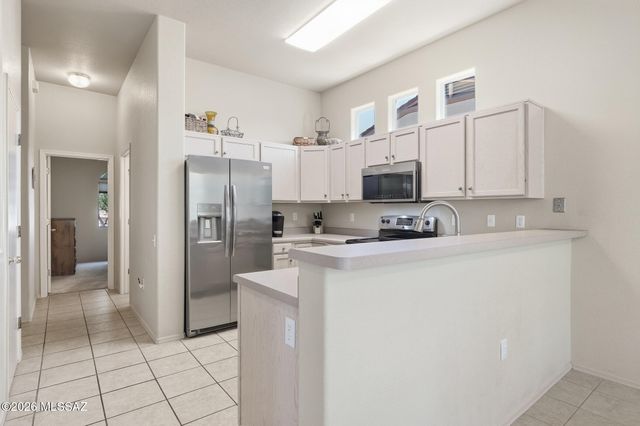 297 N Crescent Bell Drive, Green Valley, AZ 85614