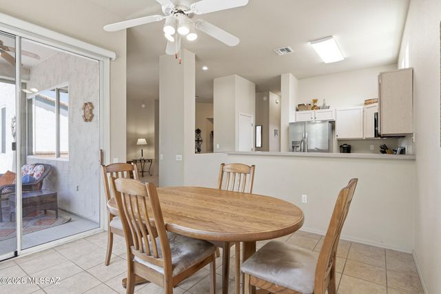 297 N Crescent Bell Drive, Green Valley, AZ 85614