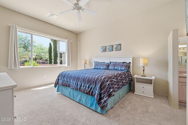 297 N Crescent Bell Drive, Green Valley, AZ 85614