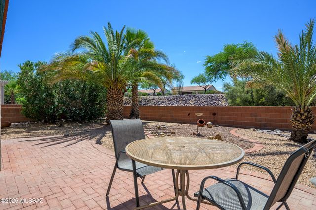 297 N Crescent Bell Drive, Green Valley, AZ 85614