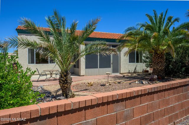 297 N Crescent Bell Drive, Green Valley, AZ 85614