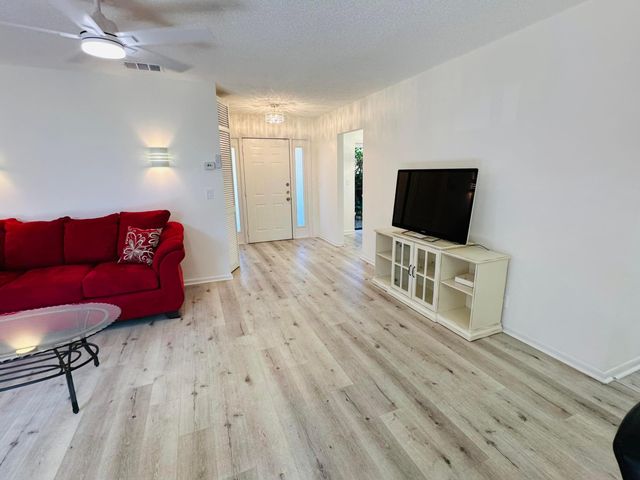 3953 Cocoplum Circle 3611, Coconut Creek, FL 33063