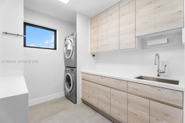 12885 N Bayshore Dr, North Miami, FL 33181