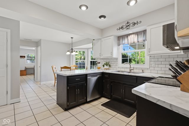 14561 Saddleback Drive, Carmel, IN 46032