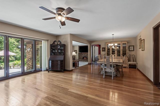 3436 Wedgewood Drive, Rochester Hills, MI 48306