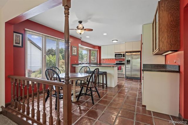 3436 Wedgewood Drive, Rochester Hills, MI 48306