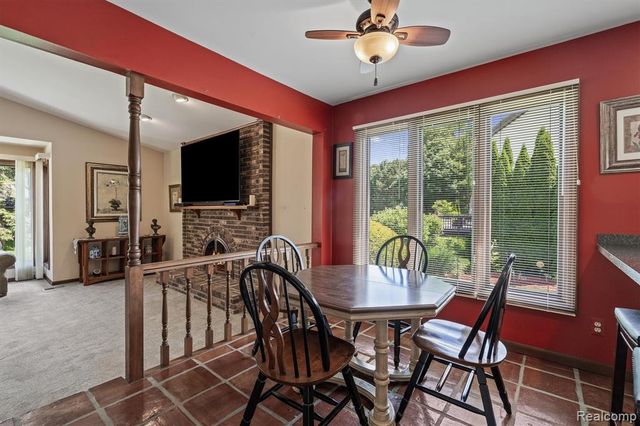 3436 Wedgewood Drive, Rochester Hills, MI 48306