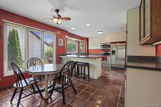 3436 Wedgewood Drive, Rochester Hills, MI 48306