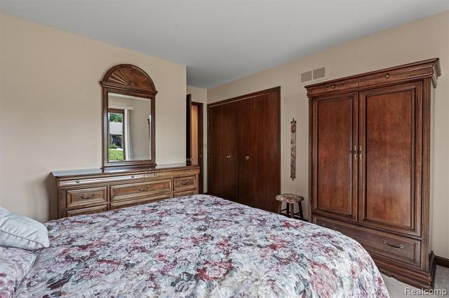 3436 Wedgewood Drive, Rochester Hills, MI 48306