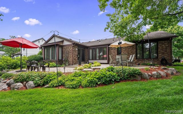 3436 Wedgewood Drive, Rochester Hills, MI 48306