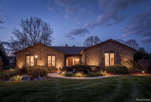 3436 Wedgewood Drive, Rochester Hills, MI 48306