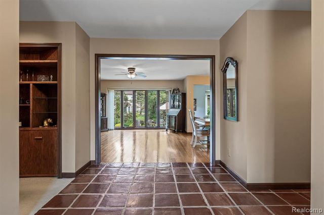3436 Wedgewood Drive, Rochester Hills, MI 48306