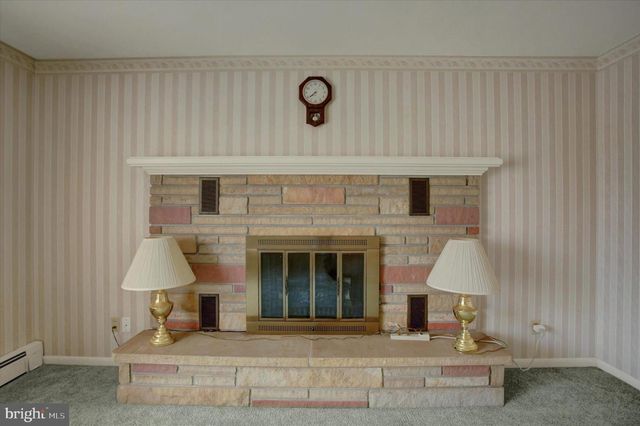 16820 PETMAR CIR, Hagerstown, MD 21742