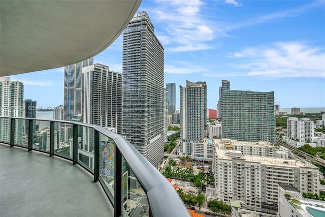 45 SW 9th St 2906, Miami, FL 33130