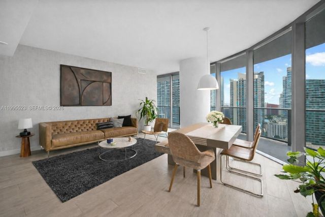 45 SW 9th St 2906, Miami, FL 33130