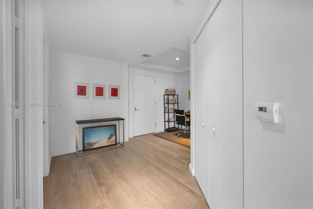 45 SW 9th St 2906, Miami, FL 33130